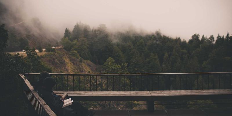 希希美亚79:以红色美学重塑美妆艺术,解锁惊艳美容技巧