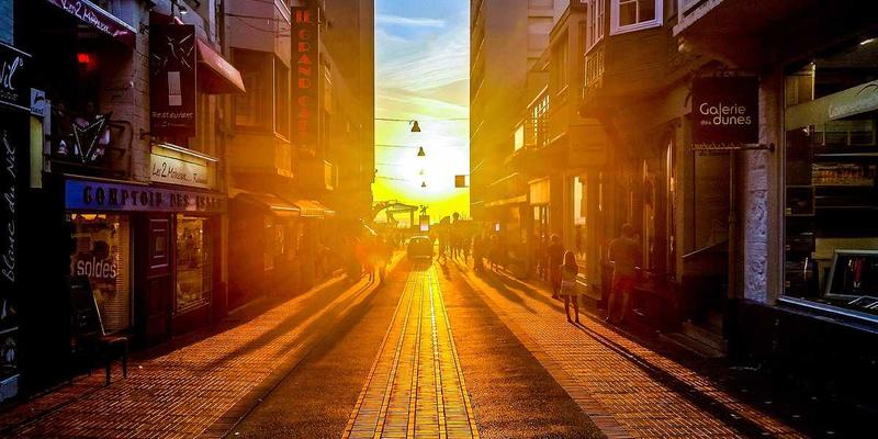 希希美亚怎么用？解锁红色主题下的护肤与时尚穿搭全攻略