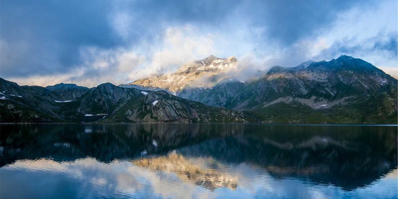 希希美亚线下体验店沉浸式美容工作坊实录:解锁专业级美容技巧与时尚灵感