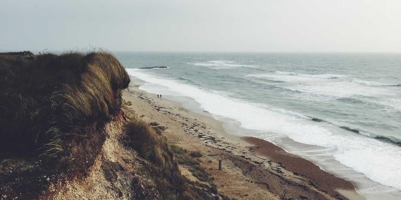 日式禅意美学与现代美容技巧的融合：希希美亚男士护肤线打造简约高效的时尚穿搭伴侣